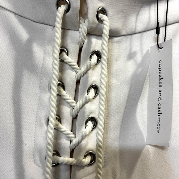NWT Cupcakes and Cashmere White Lace-Up Cropped Pants Size 6 - Picture 2 of 4